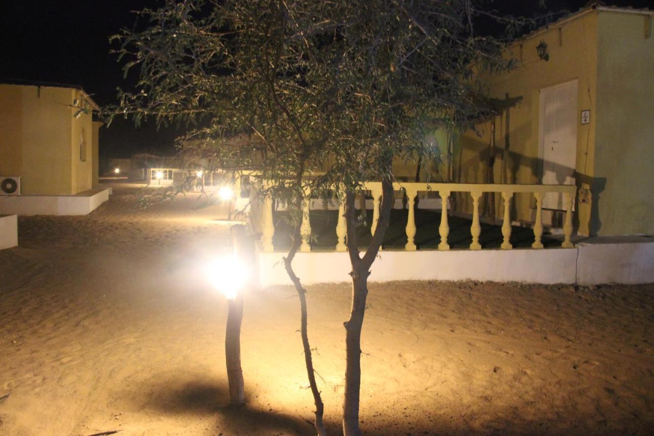 Hotel Golden Palm Oasis Fulayj al Masha'ikh Exterior foto